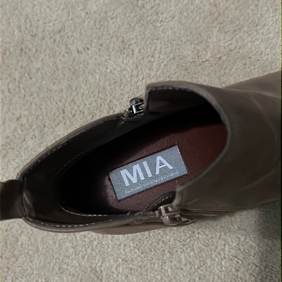 Brown / Taupe Faux Leather Booties - Picture 8 of 9